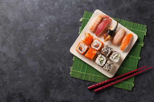 Zestaw sushi i maki rolki — Zdjęcie stockowe