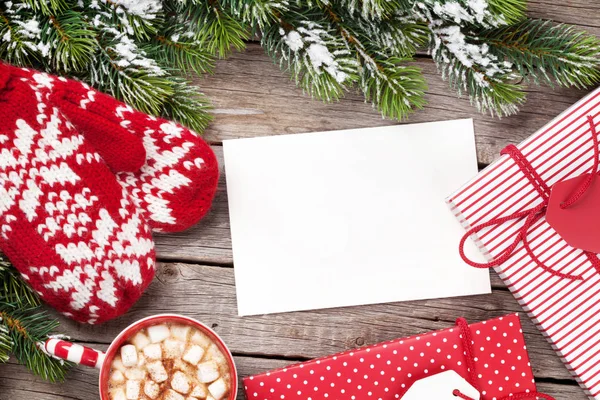 Abeto, cajas de regalo y chocolate —  Fotos de Stock