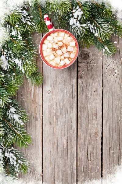 Spar kerstboom en warme chocolademelk — Stockfoto