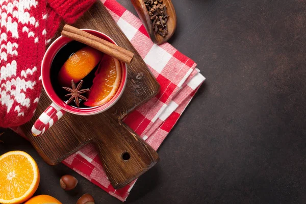 Christmas mulled wine and ingredients — Stock Photo, Image