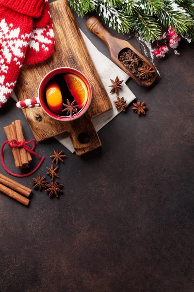 Kerstmis warme wijn en ingrediënten — Stockfoto