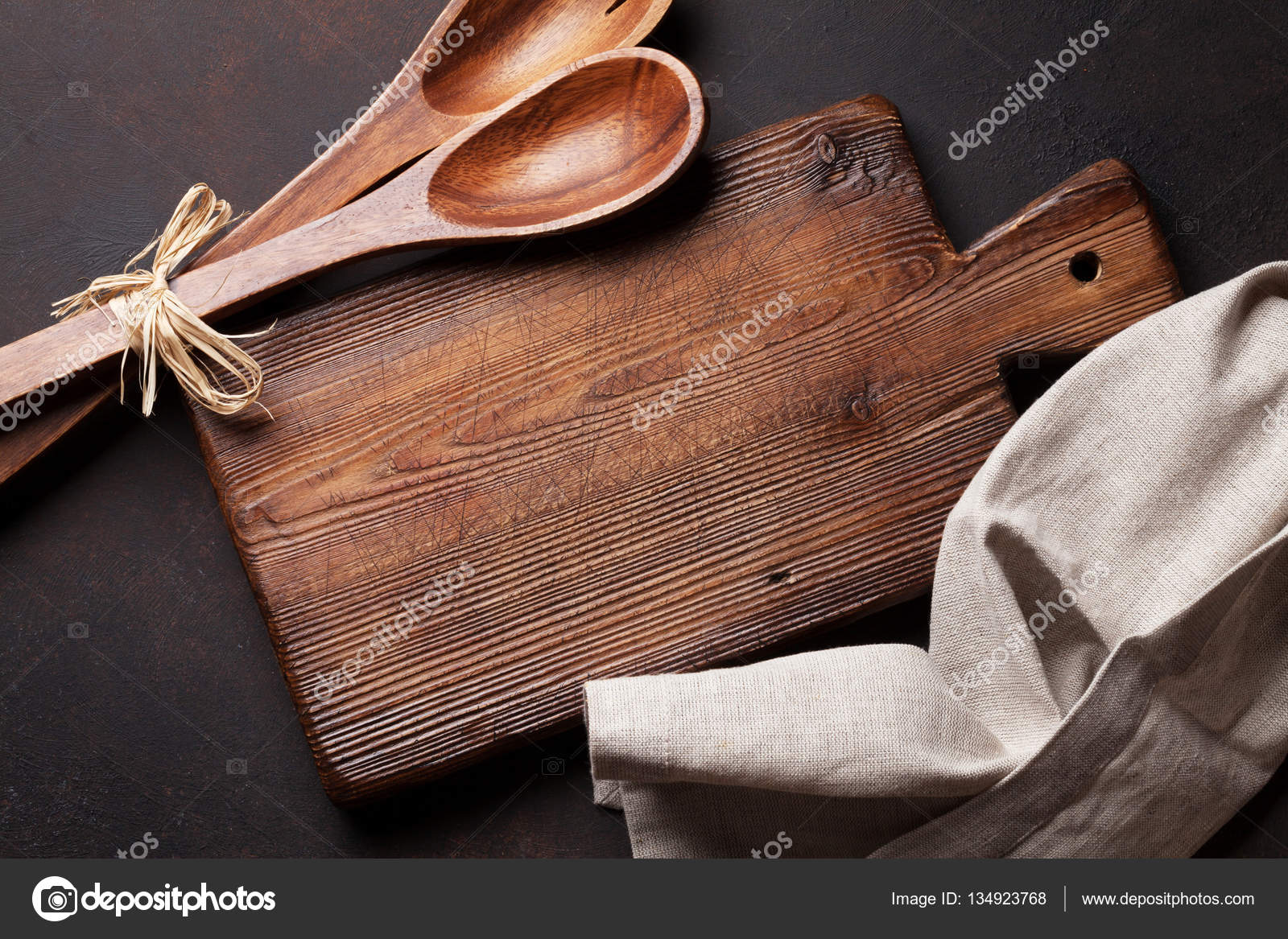vecchi utensili da cucina — Foto Stock © karandaev #134923768 vecchi utensili da cucina — Foto Stock © karandaev #134923768