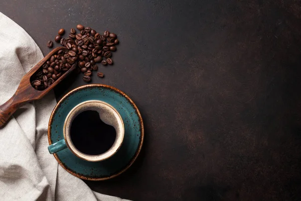 Xícara de café azul na mesa — Fotografia de Stock