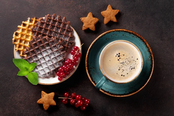 kahve ve çilek ile gözleme