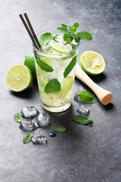 Mojito cocktail με λάιμ — Φωτογραφία Αρχείου