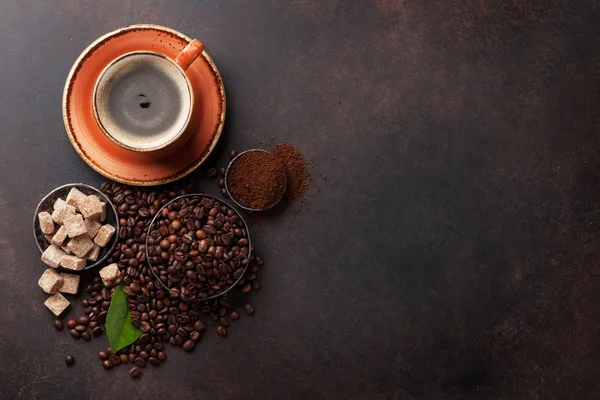 コーヒー カップ、豆、研磨粉 — ストック写真