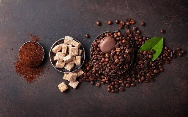 コーヒー豆、研磨粉、砂糖 — ストック写真