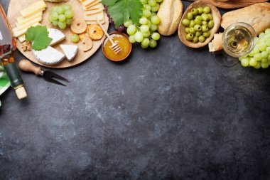 Şarap, üzüm, peynir ve bal