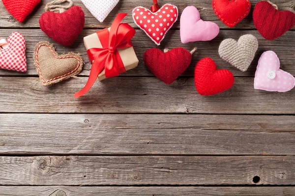 Cuori fatti a mano e confezione regalo — Foto Stock