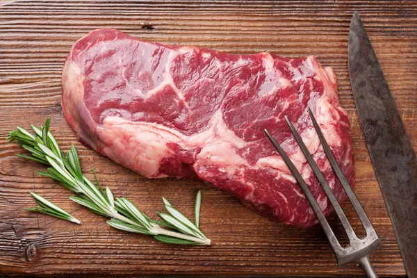 Ruwe ribeye biefstuk — Stockfoto