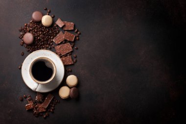 Kahve, çikolata ve macaroons