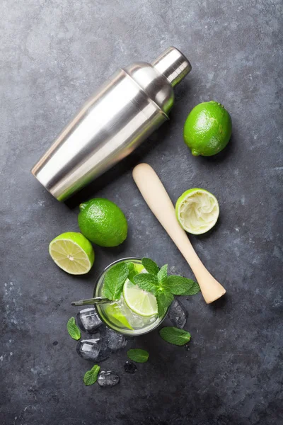 Mojito cocktail- en pepermolens — Stockfoto