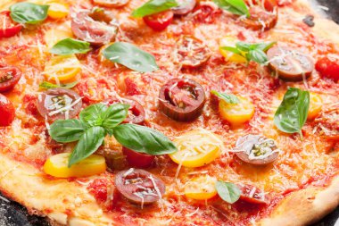 Pizza domates ile yakın çekim