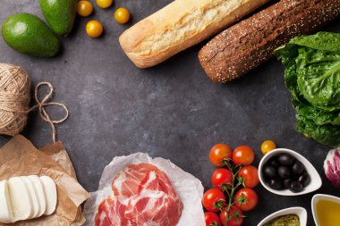 Ciabatta sandviç malzemeler pişirme