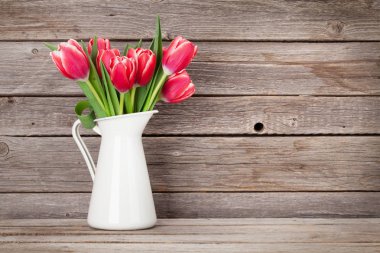 kırmızı lale buketi