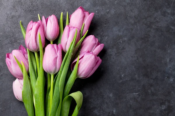 Flores de tulipas roxas frescas — Fotografia de Stock