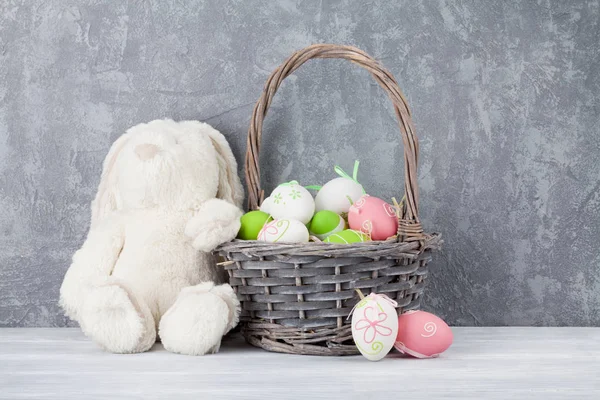 Rabbit toy and easter eggs — Stock Photo, Image