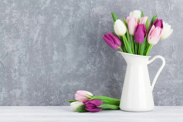 Kleurrijke tulpen boeket — Stockfoto