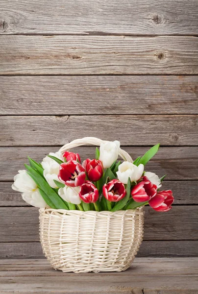 Kolorowych tulipanów w bukiet — Zdjęcie stockowe