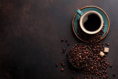 Kahve fincanı, fasulye ve şeker