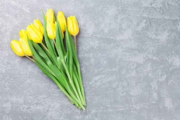 Fondo con tulipani gialli — Foto Stock