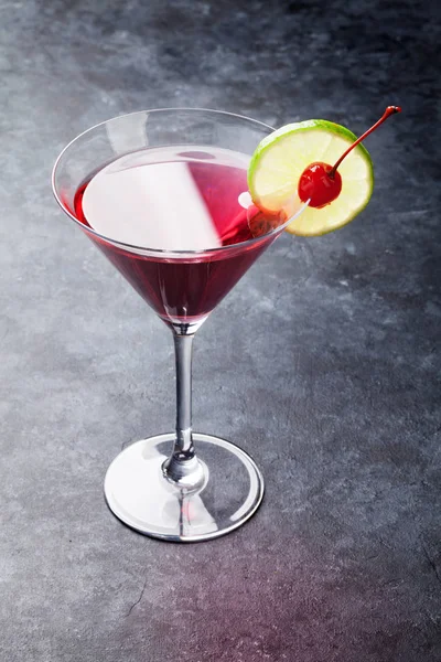 Cosmopolitan cocktail on table — Stock Photo, Image