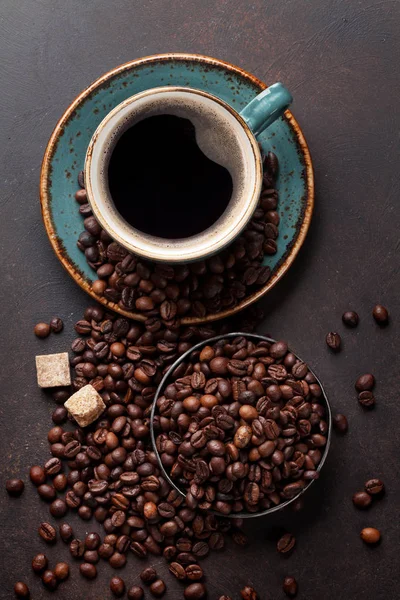 Koffiekopje, bonen en suiker — Stockfoto