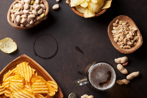 Bira ve tablo snacks — Stok fotoğraf