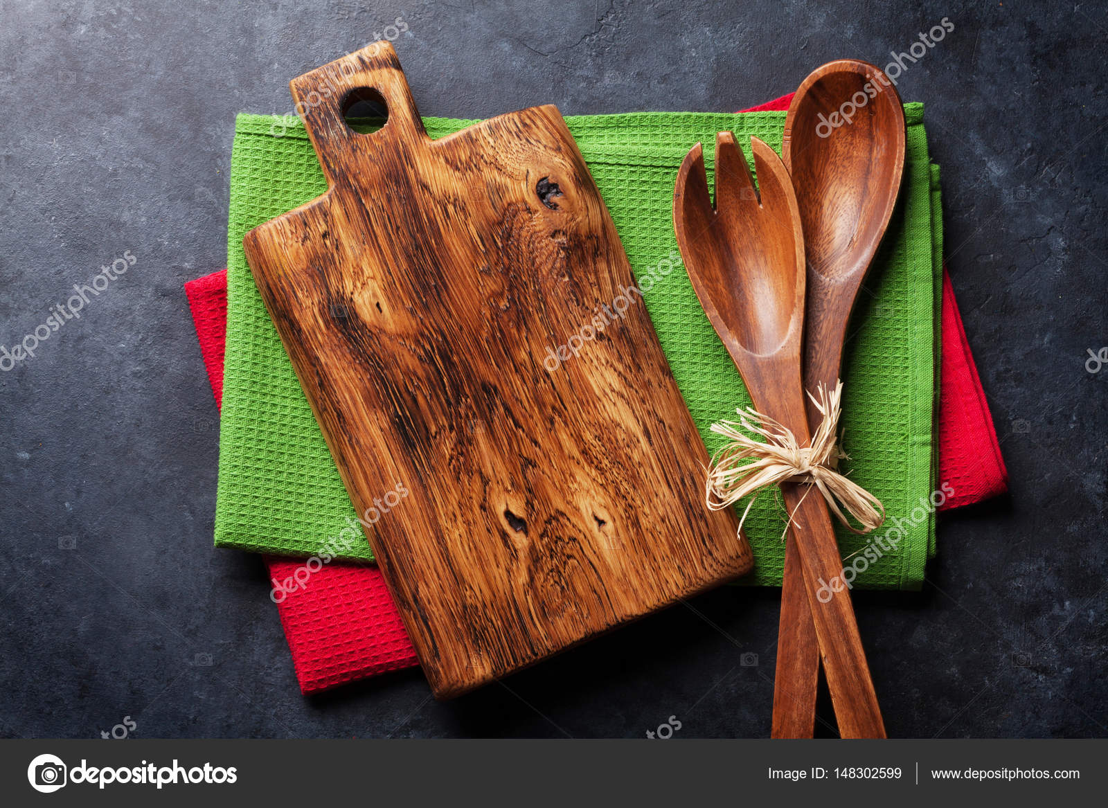 Vecchi utensili da cucina dell\'annata — Foto Stock © karandaev ... Vecchi utensili da cucina dell\'annata — Foto Stock © karandaev ...