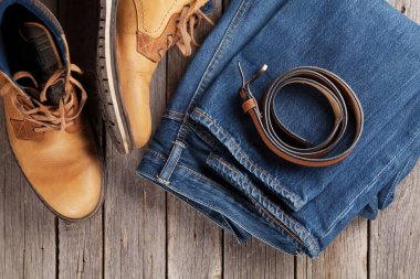 Kot pantolon, Ayakkabı, kemer