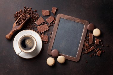 Kahve, çikolata ve macaroons