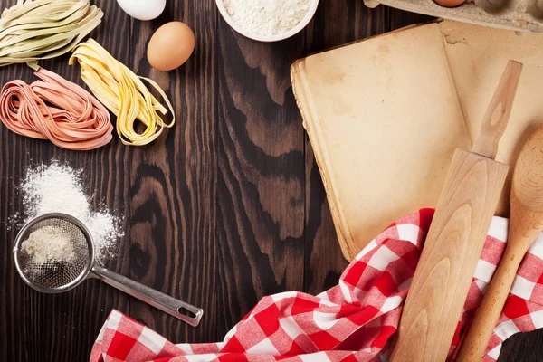 Hausgemachte Pasta kochen — Stockfoto