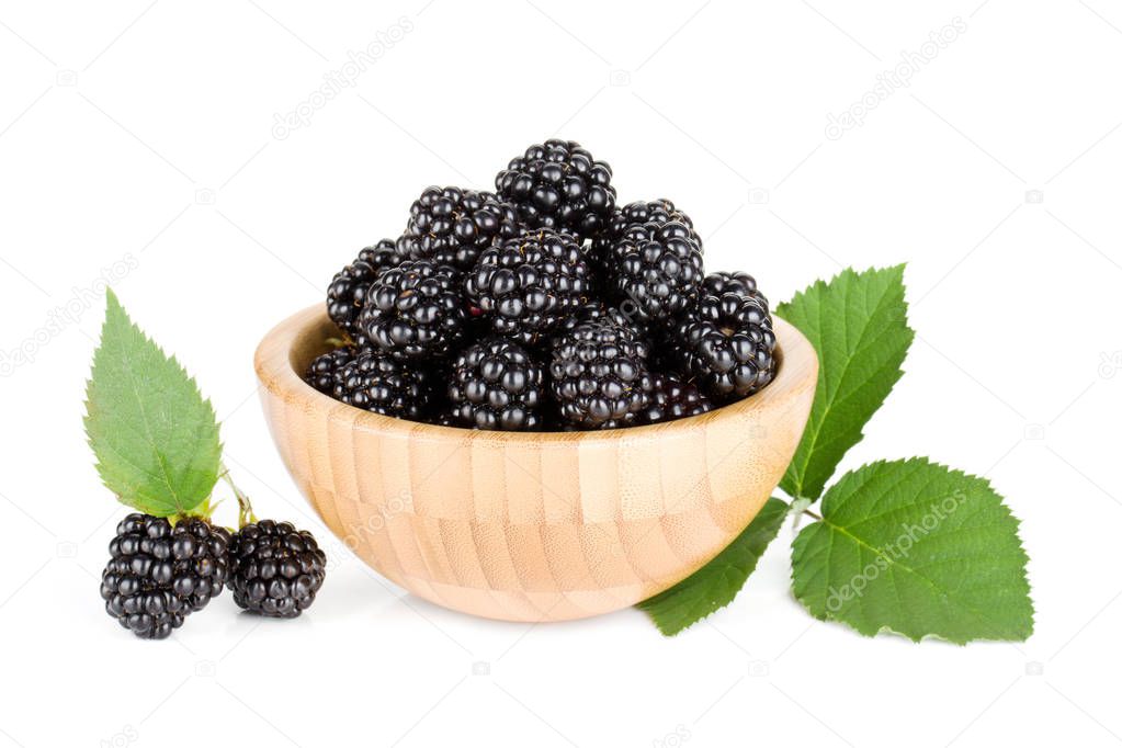 Blackberries in wooden bowl