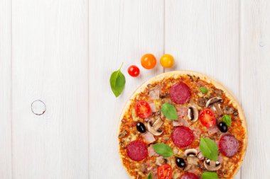 İtalyan biberli pizza