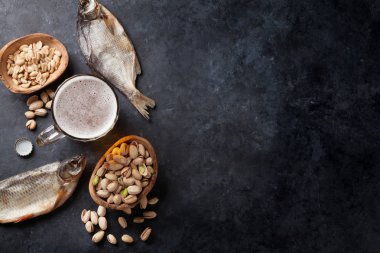 Lager bira ve aperatifler