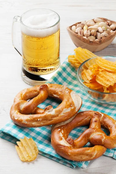 Cerveza y aperitivos — Foto de Stock