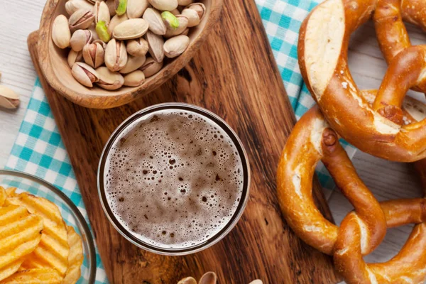 Korsó sör és snack — Stock Fotó