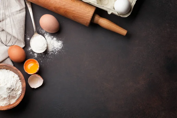 Mjöl, ägg och rullande-pin — Stockfoto