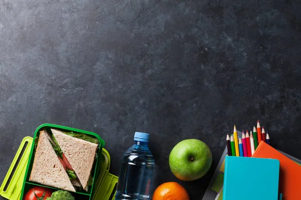 Almuerzo con sándwich — Foto de Stock