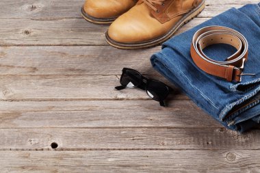 Kot pantolon, Ayakkabı, gözlük