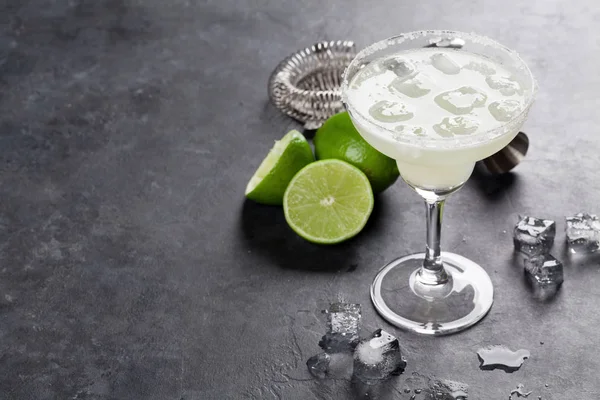 Cocktail Margarita sul tavolo — Foto Stock