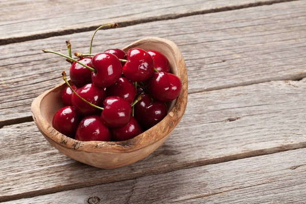 Cerejas frescas do jardim — Fotografia de Stock