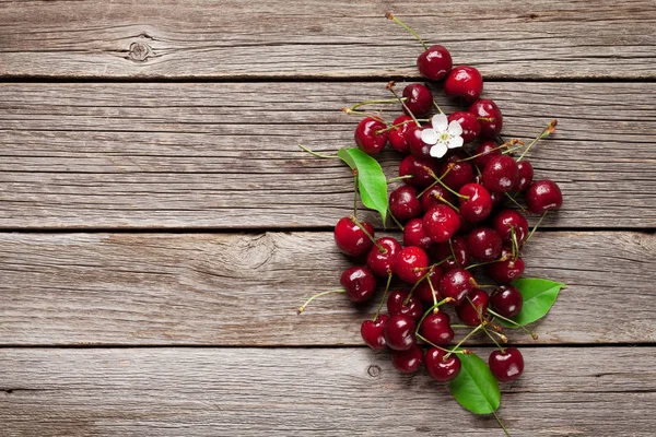Taze Bahçe kiraz yığını
