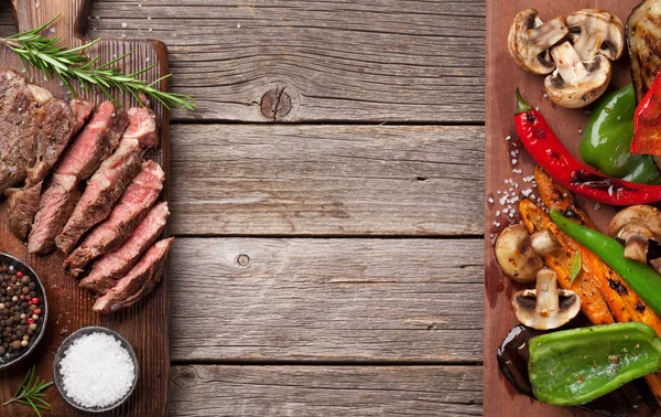 Sığır eti biftek ve ızgara sebze