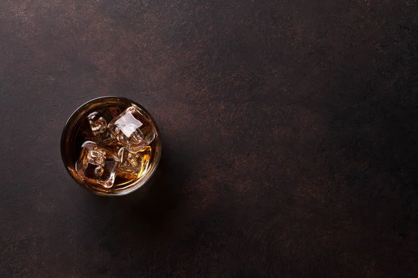 Szklanka whisky z lodem — Zdjęcie stockowe