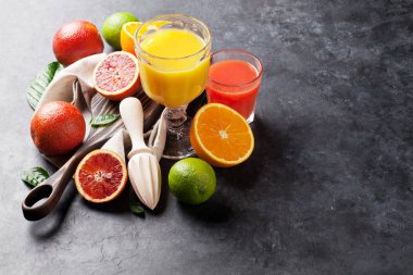 Taze turuncu ve suyu