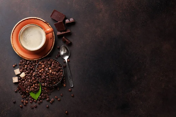 コーヒー カップ、豆、チョコレート — ストック写真