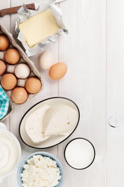 Leite, queijo, ovos e manteiga — Fotografia de Stock