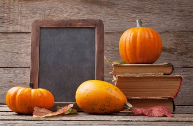 Kara tahta ile sonbahar kabaklar