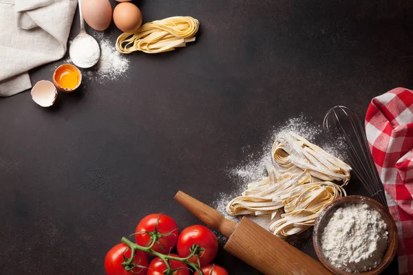 Pasta's, tomaten en eieren — Stockfoto